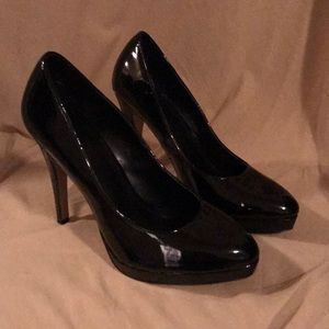 Elle black patent leather shoes